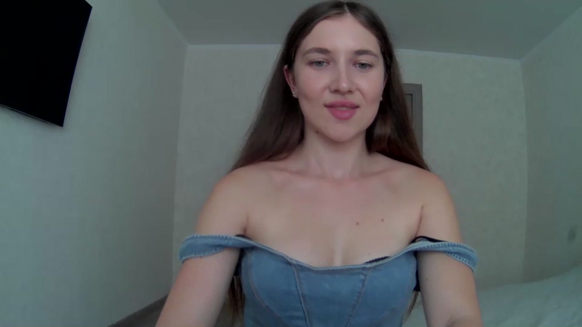 Gallery image thumbnail from AnnyWalkerr's myfreecams stream on, 08/16/2023, 13:09 image 17 of 20