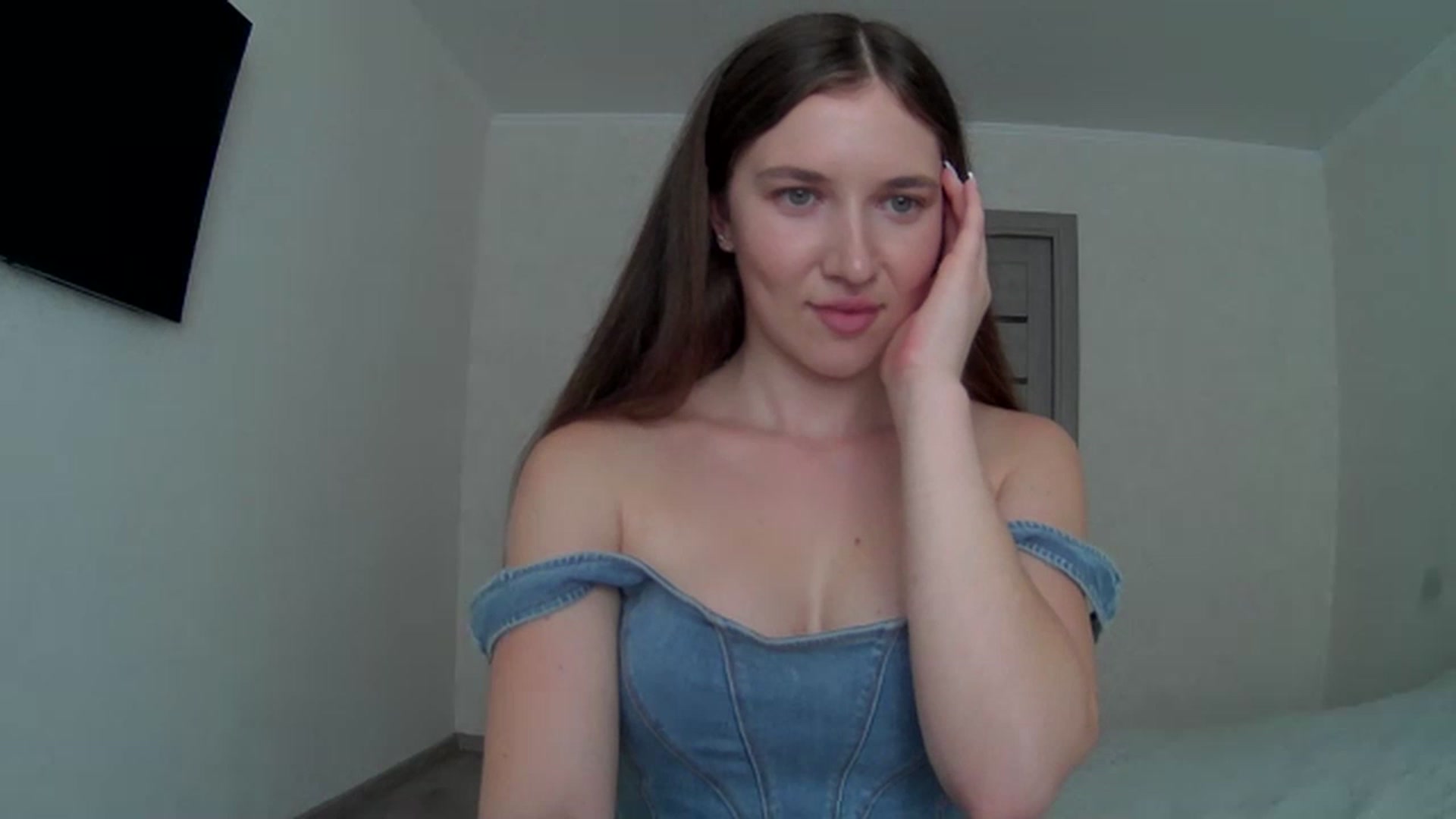 Gallery image thumbnail from AnnyWalkerr's myfreecams stream on, 08/16/2023, 13:09 image 12 of 20