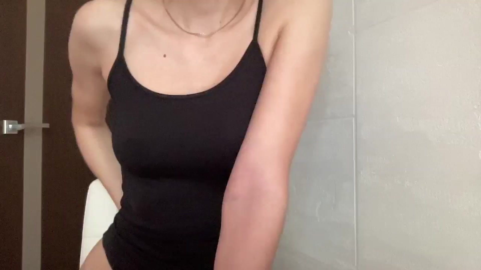 Gallery image thumbnail from AnnyWings's myfreecams stream on, 11/22/2025, 09:37 image 14 of 20
