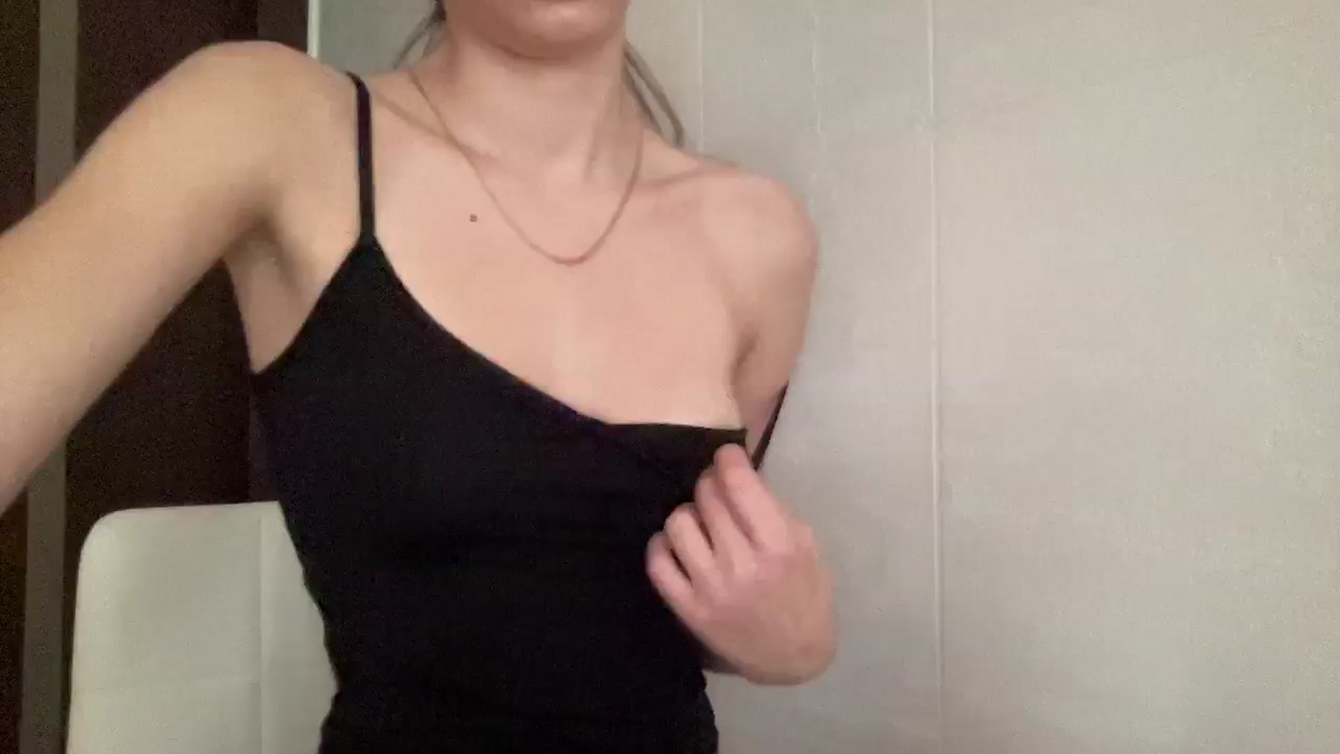 Gallery image thumbnail from AnnyWings's myfreecams stream on, 11/22/2025, 13:53 image 16 of 20