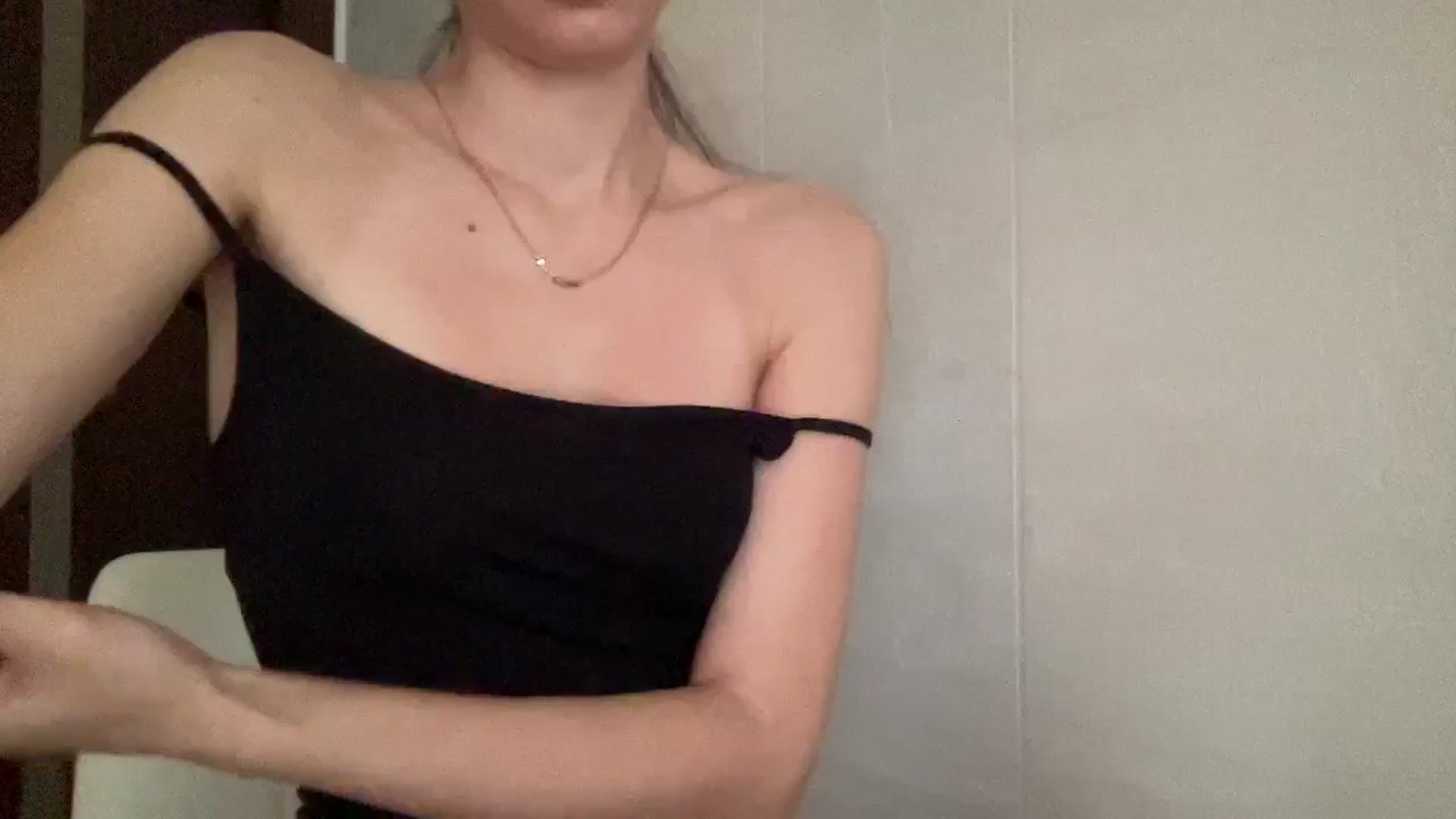 Gallery image thumbnail from AnnyWings's myfreecams stream on, 11/22/2025, 13:53 image 19 of 20