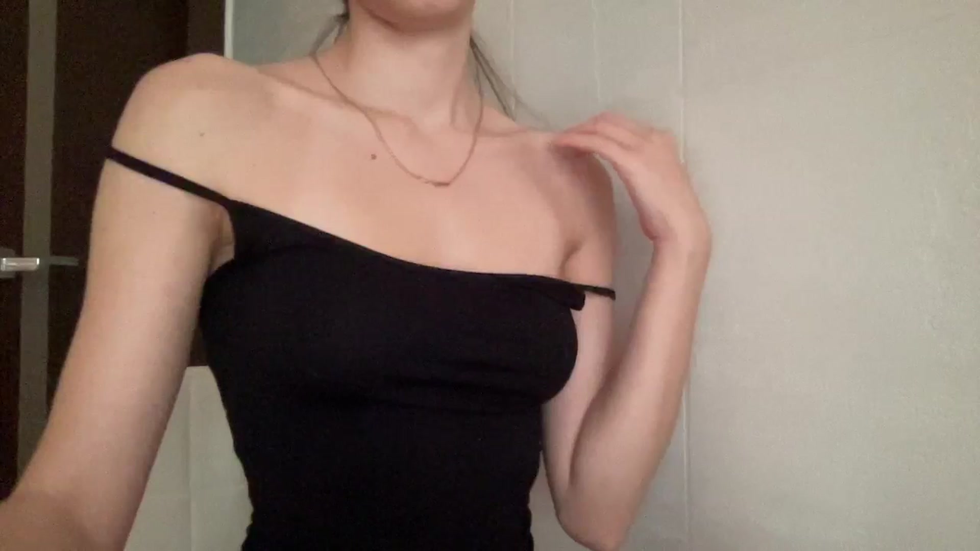 Gallery image thumbnail from AnnyWings's myfreecams stream on, 11/22/2025, 13:53 image 18 of 20