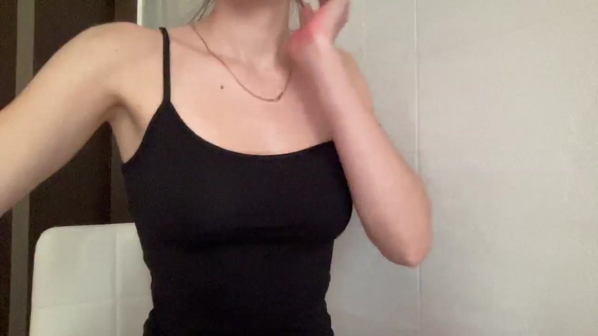 Gallery image thumbnail from AnnyWings's myfreecams stream on, 11/22/2025, 13:53 image 15 of 20