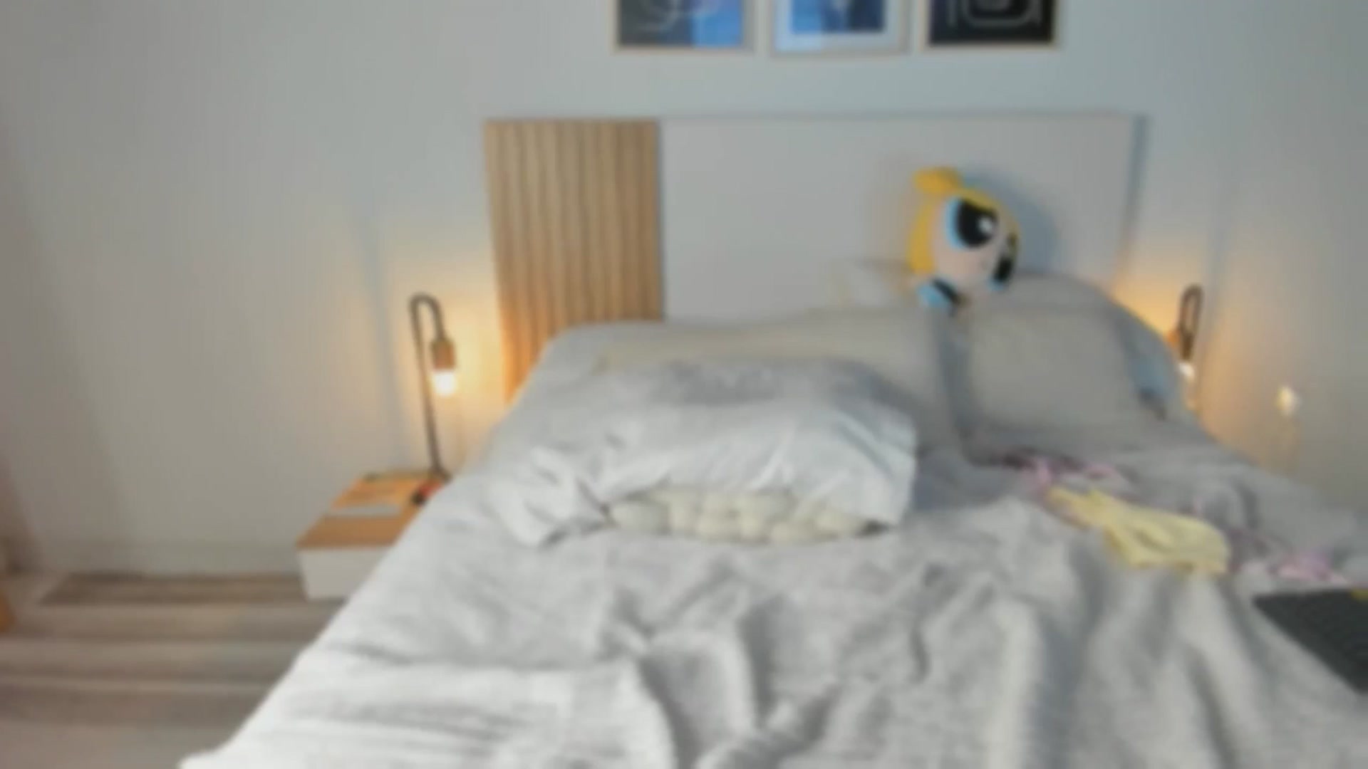 Gallery image thumbnail from Anny_kross's myfreecams stream on, 12/17/2025, 18:58 image 19 of 20