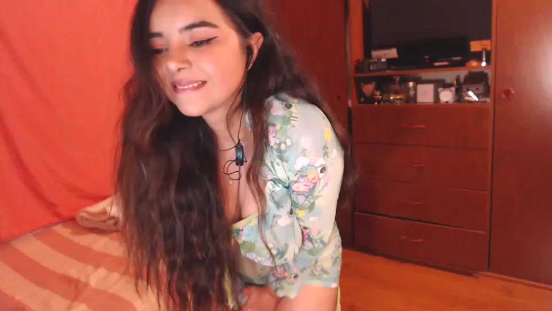 Gallery image thumbnail from Annyrosas's myfreecams stream on, 11/27/2022, 08:35 image 14 of 20