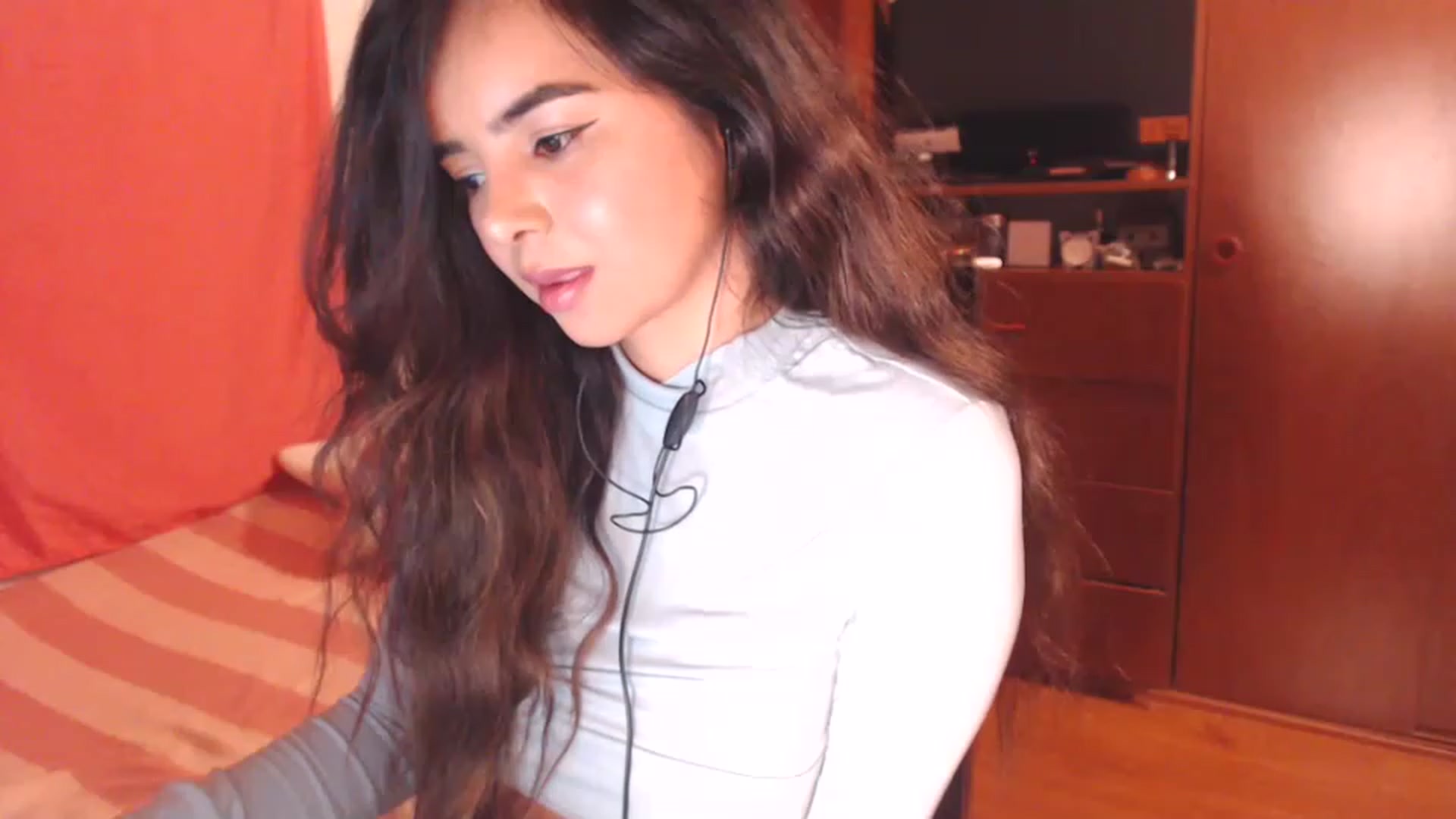 Gallery image thumbnail from Annyrosas's myfreecams stream on, 11/29/2022, 06:21 image 2 of 20
