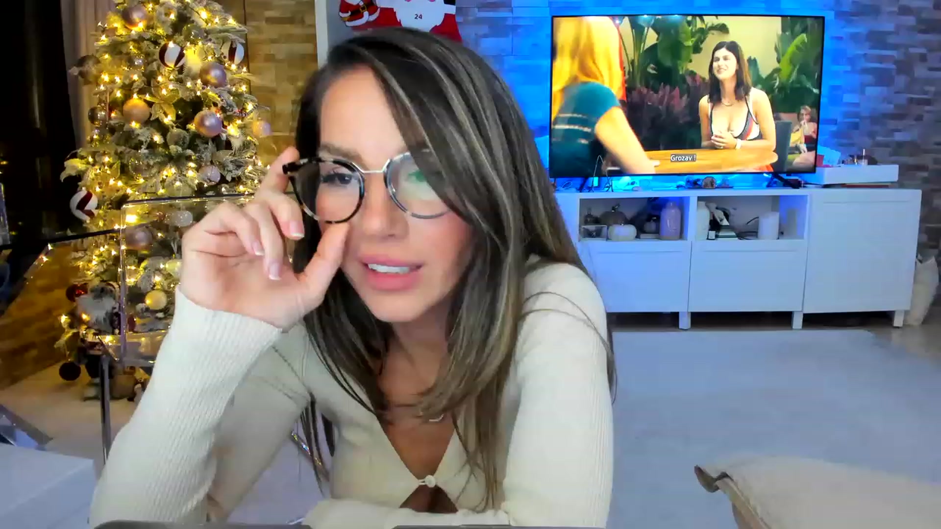 Gallery image thumbnail from AnooKiss's myfreecams stream on, 12/07/2022, 01:58 image 19 of 20
