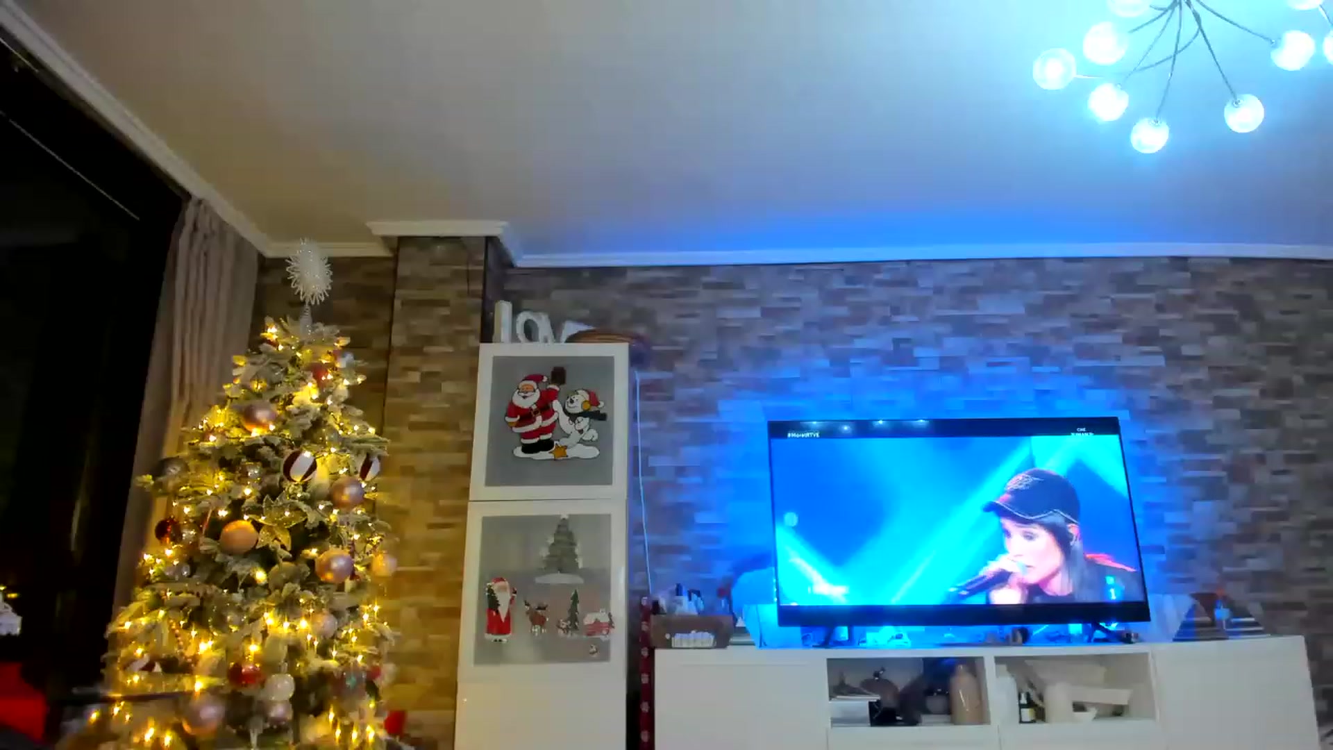 Gallery image thumbnail from AnooKiss's myfreecams stream on, 12/24/2022, 22:46 image 19 of 20