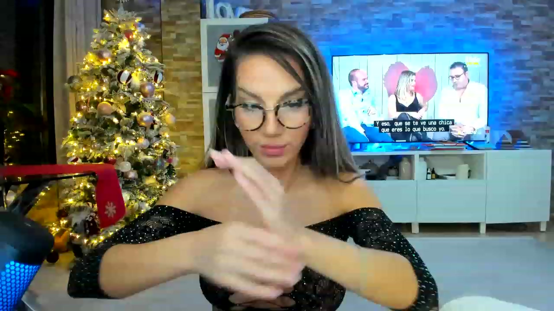 Gallery image thumbnail from AnooKiss's myfreecams stream on, 12/26/2022, 23:13 image 3 of 20