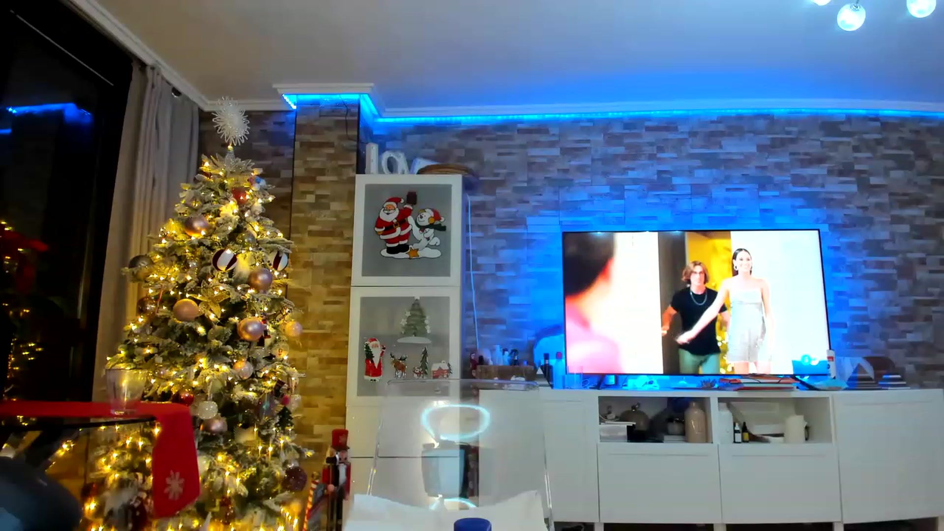Gallery image thumbnail from AnooKiss's myfreecams stream on, 12/27/2022, 02:26 image 3 of 20