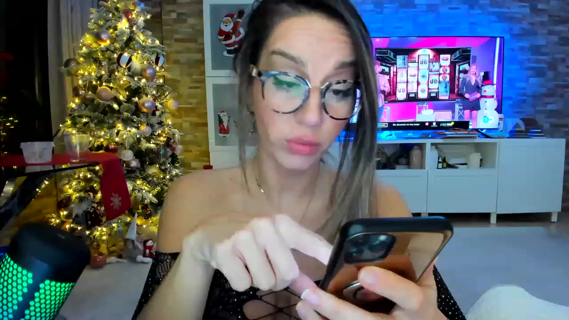 Gallery image thumbnail from AnooKiss's myfreecams stream on, 12/27/2022, 02:26 image 12 of 20