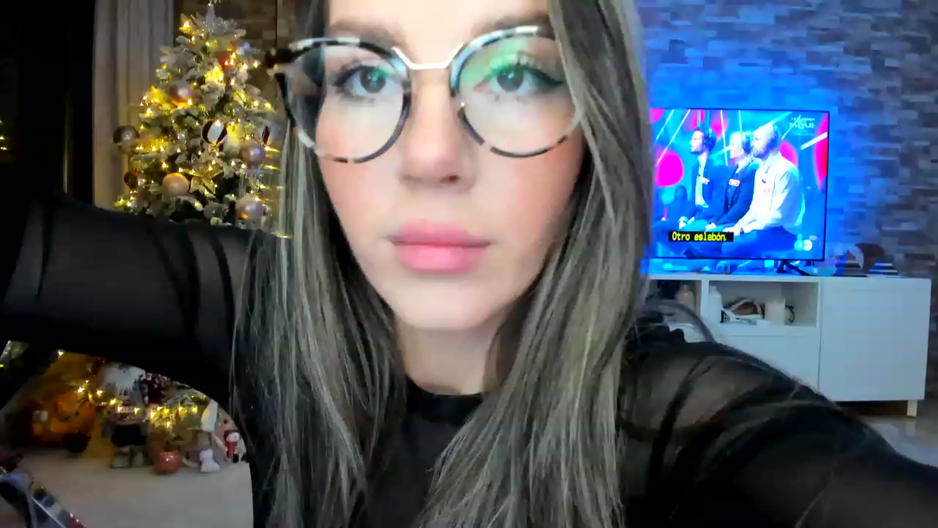 Gallery image thumbnail from AnooKiss's myfreecams stream on, 01/03/2023, 22:04 image 12 of 20