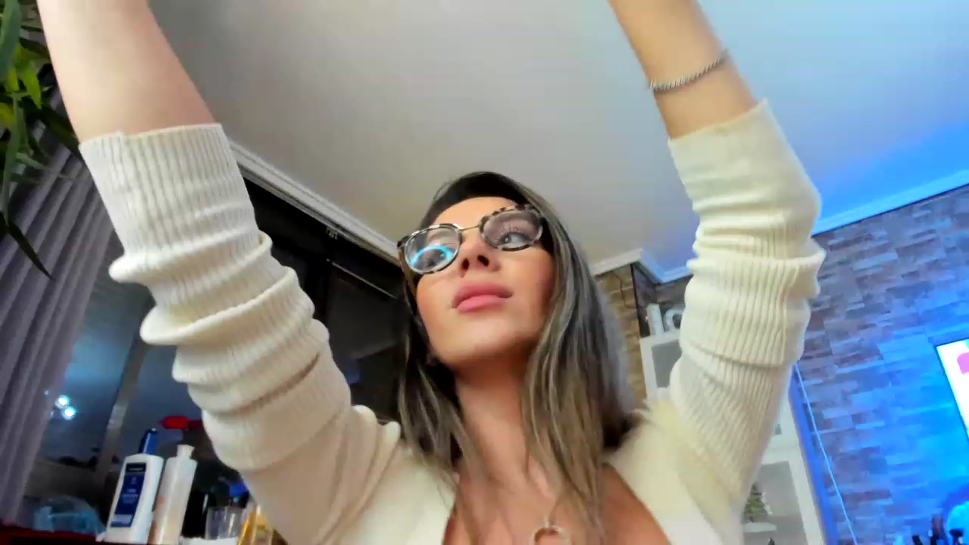 Gallery image thumbnail from AnooKiss's myfreecams stream on, 01/04/2023, 03:10 image 2 of 20