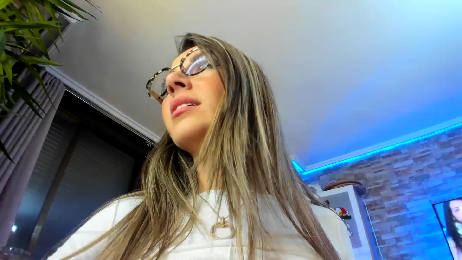 Gallery image thumbnail from AnooKiss's myfreecams stream on, 01/08/2023, 24:09 image 2 of 20