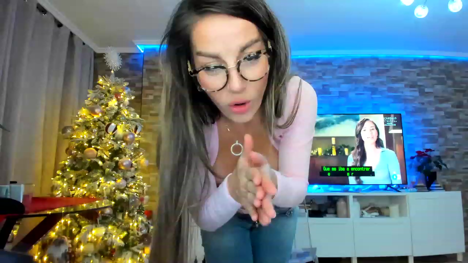 Gallery image thumbnail from AnooKiss's myfreecams stream on, 01/10/2023, 24:12 image 5 of 20