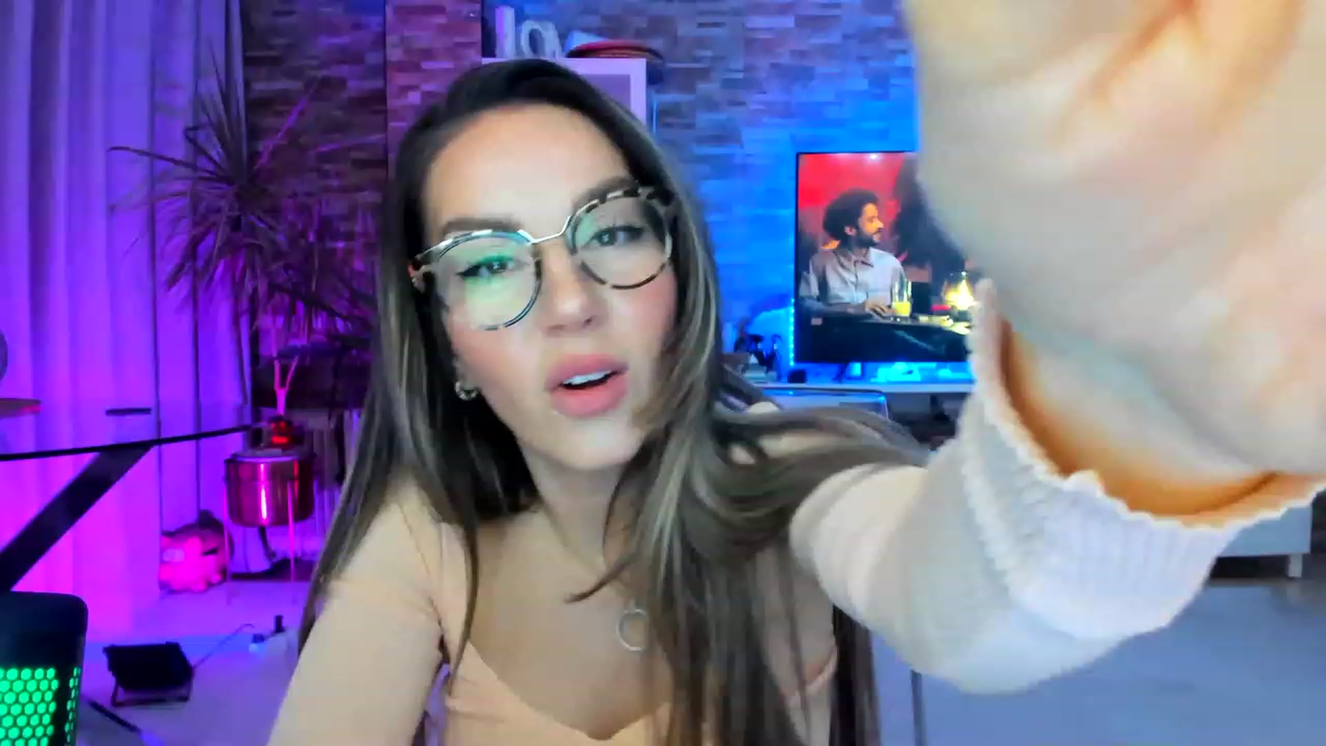 Gallery image thumbnail from AnooKiss's myfreecams stream on, 01/18/2023, 01:57 image 3 of 20