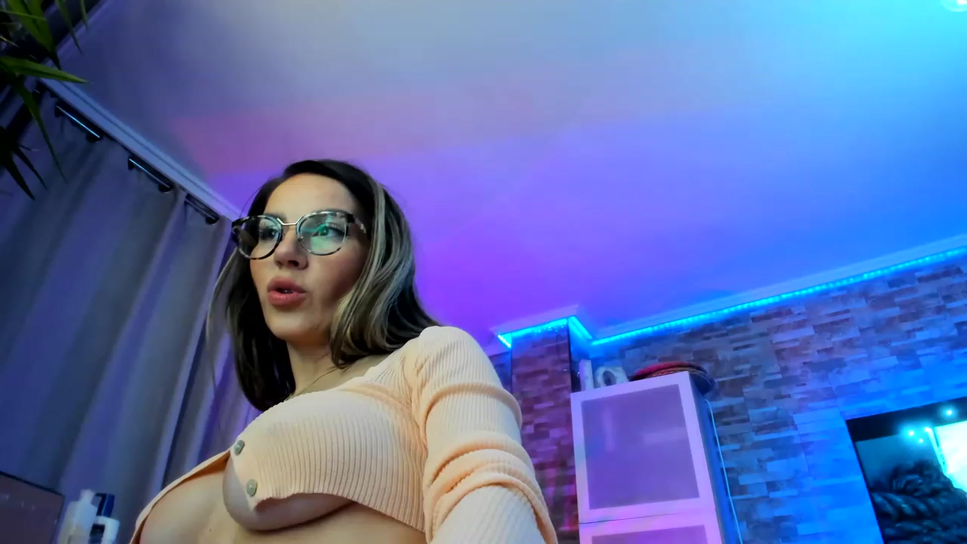 Gallery image thumbnail from AnooKiss's myfreecams stream on, 01/18/2023, 01:57 image 9 of 20