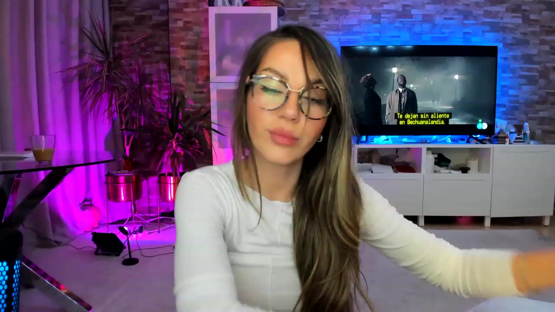 Gallery image thumbnail from AnooKiss's myfreecams stream on, 02/05/2023, 24:24 image 15 of 20