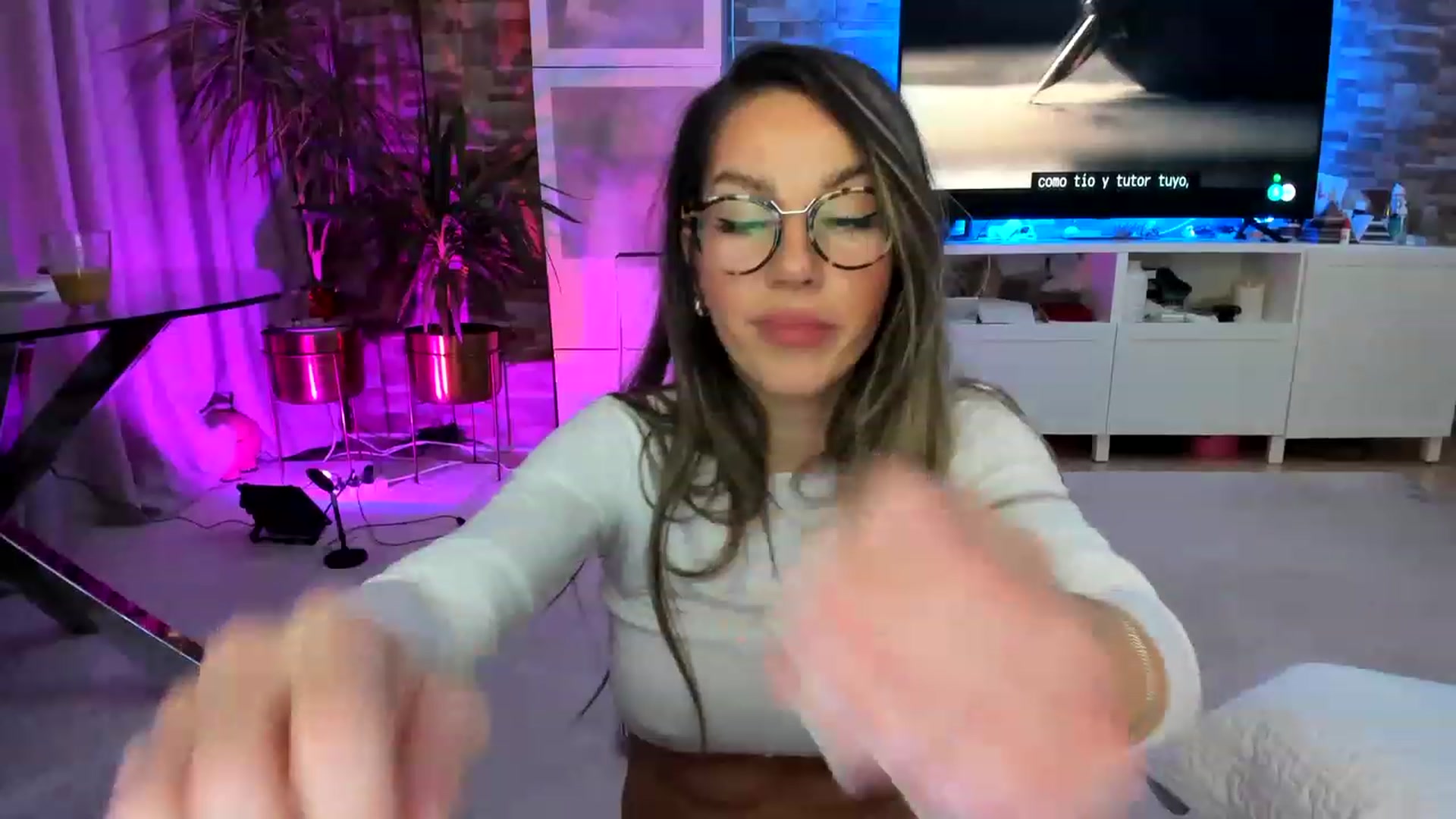 Gallery image thumbnail from AnooKiss's myfreecams stream on, 02/05/2023, 24:24 image 14 of 20