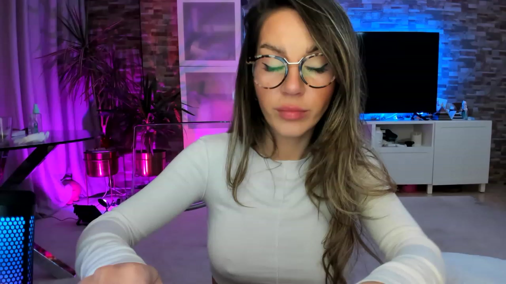 Gallery image thumbnail from AnooKiss's myfreecams stream on, 02/05/2023, 04:20 image 16 of 20