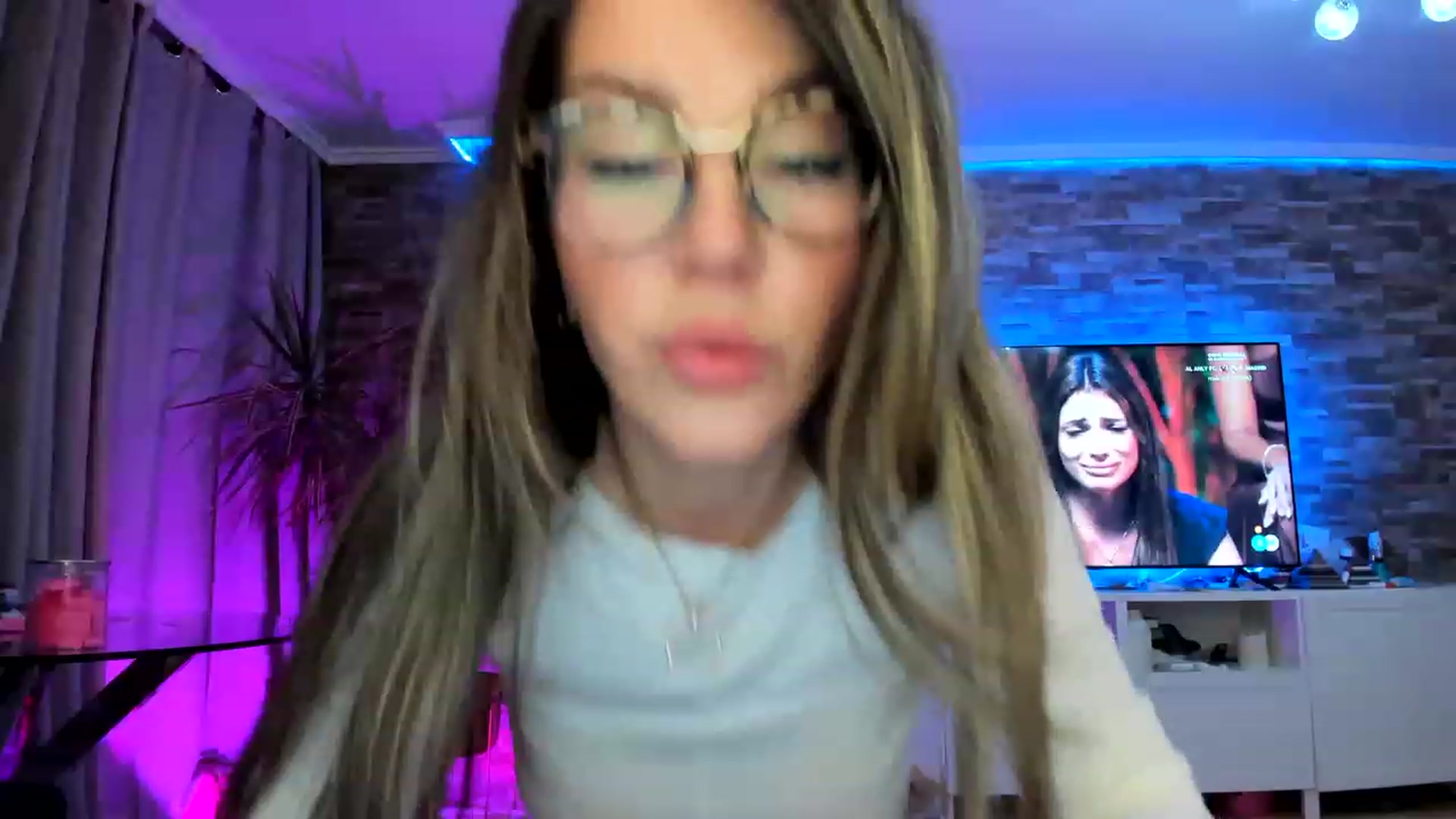Gallery image thumbnail from AnooKiss's myfreecams stream on, 02/07/2023, 24:12 image 7 of 20