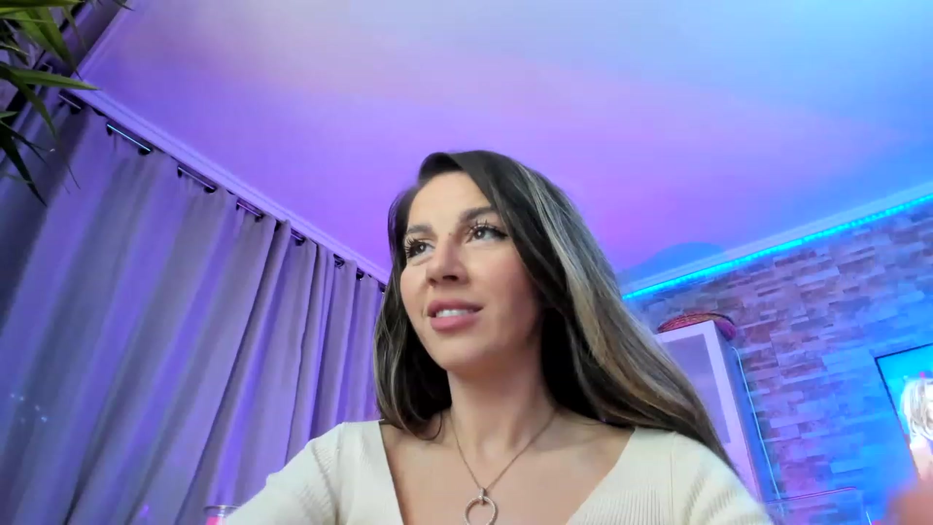 Gallery image thumbnail from AnooKiss's myfreecams stream on, 02/10/2023, 22:39 image 11 of 20