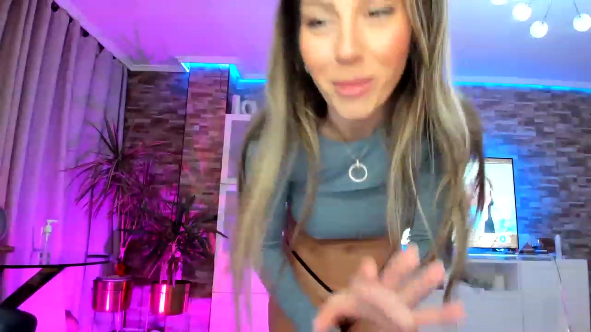 Gallery image thumbnail from AnooKiss's myfreecams stream on, 02/12/2023, 21:50 image 14 of 20