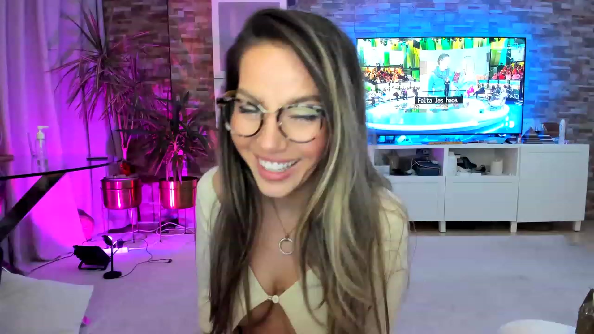 Gallery image thumbnail from AnooKiss's myfreecams stream on, 02/12/2023, 23:06 image 13 of 20