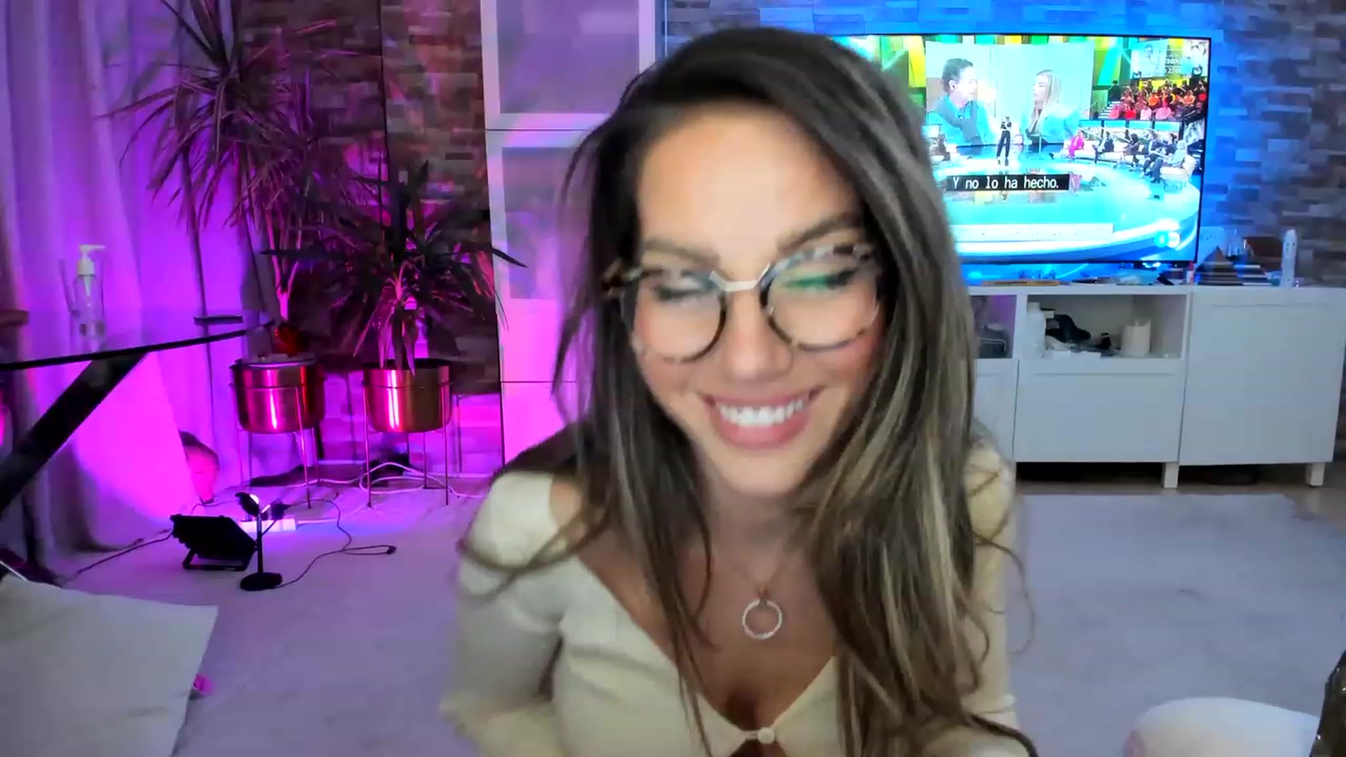 Gallery image thumbnail from AnooKiss's myfreecams stream on, 02/12/2023, 23:06 image 15 of 20