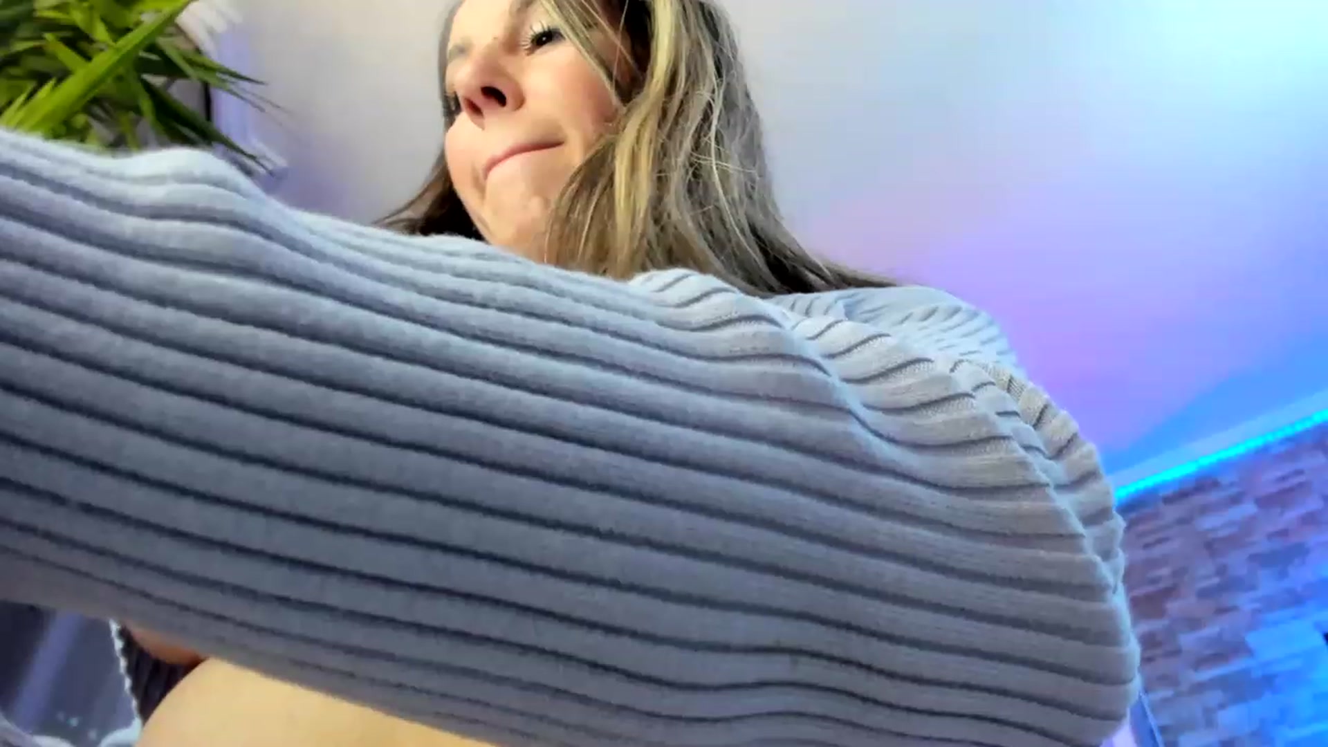 Gallery image thumbnail from AnooKiss's myfreecams stream on, 02/18/2023, 22:24 image 11 of 20