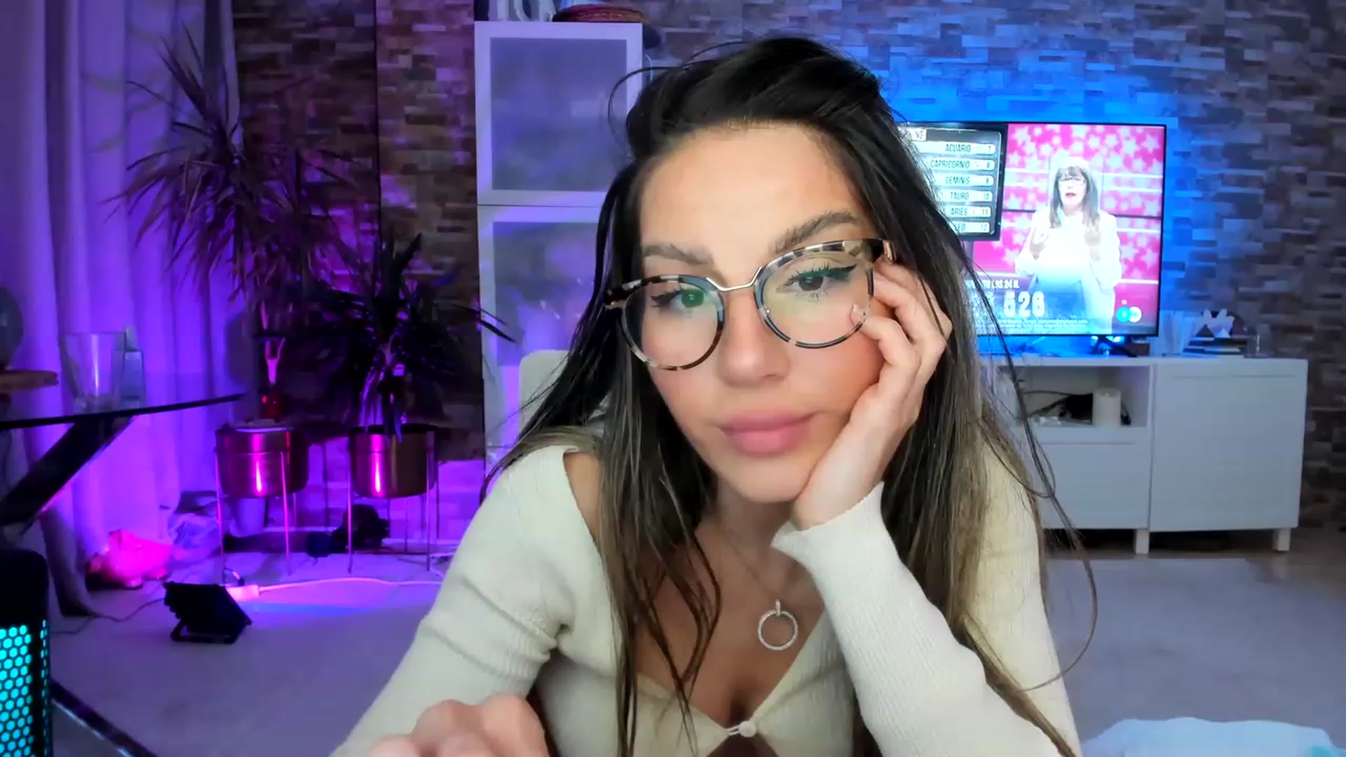 Gallery image thumbnail from AnooKiss's myfreecams stream on, 03/05/2023, 02:31 image 16 of 20