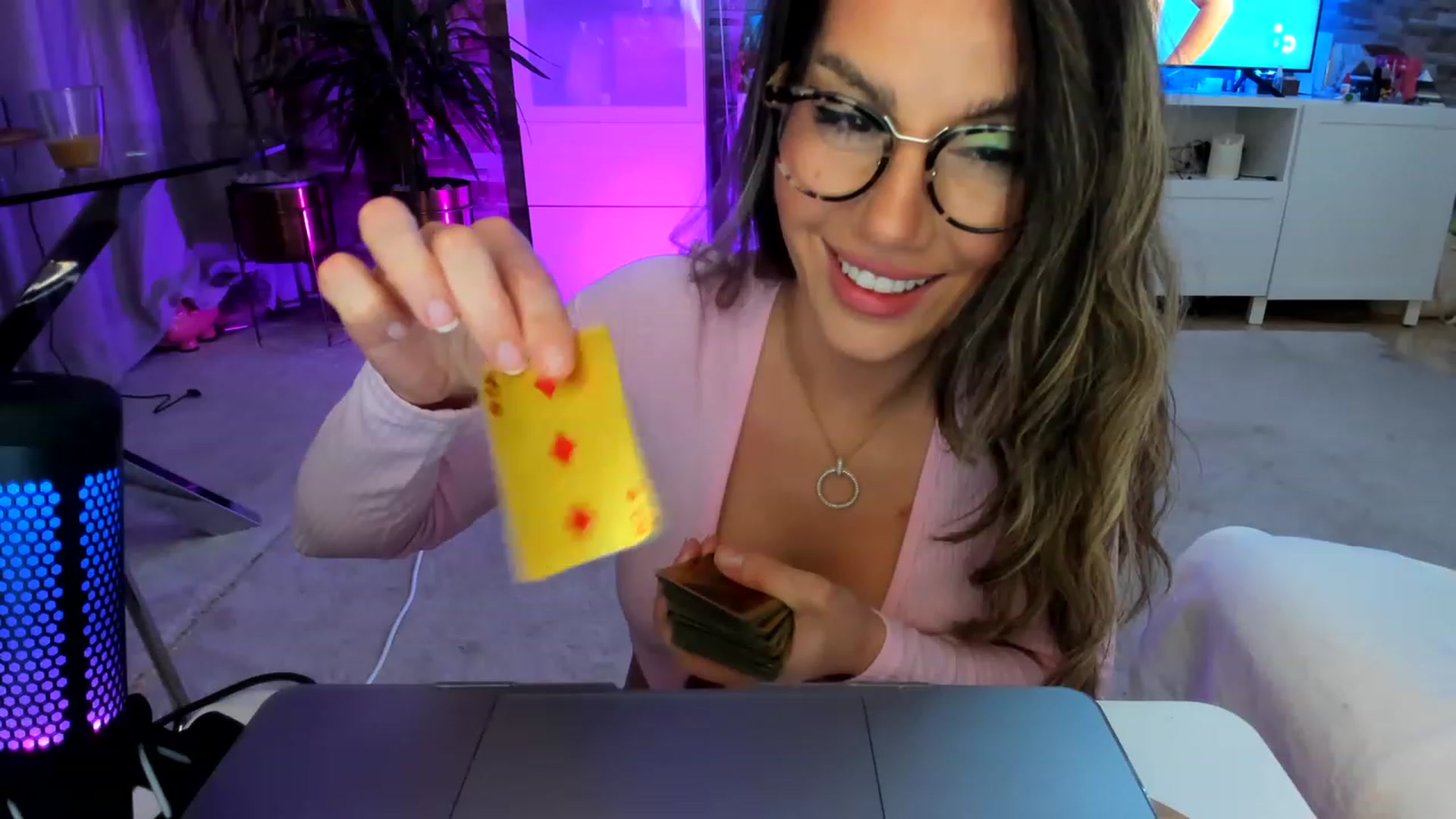 Gallery image thumbnail from AnooKiss's myfreecams stream on, 03/14/2023, 22:46 image 15 of 20