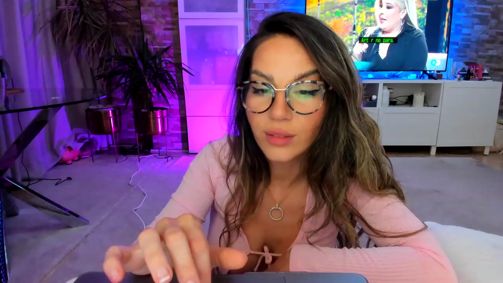Gallery image thumbnail from AnooKiss's myfreecams stream on, 03/15/2023, 24:02 image 18 of 20