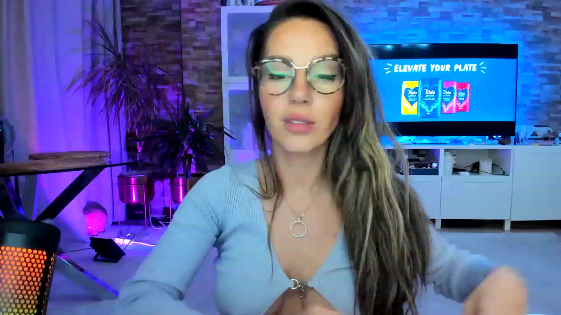 Gallery image thumbnail from AnooKiss's myfreecams stream on, 03/18/2023, 23:48 image 1 of 20