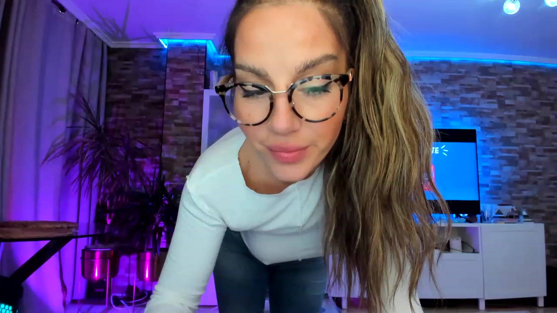 Gallery image thumbnail from AnooKiss's myfreecams stream on, 03/19/2023, 24:57 image 19 of 20