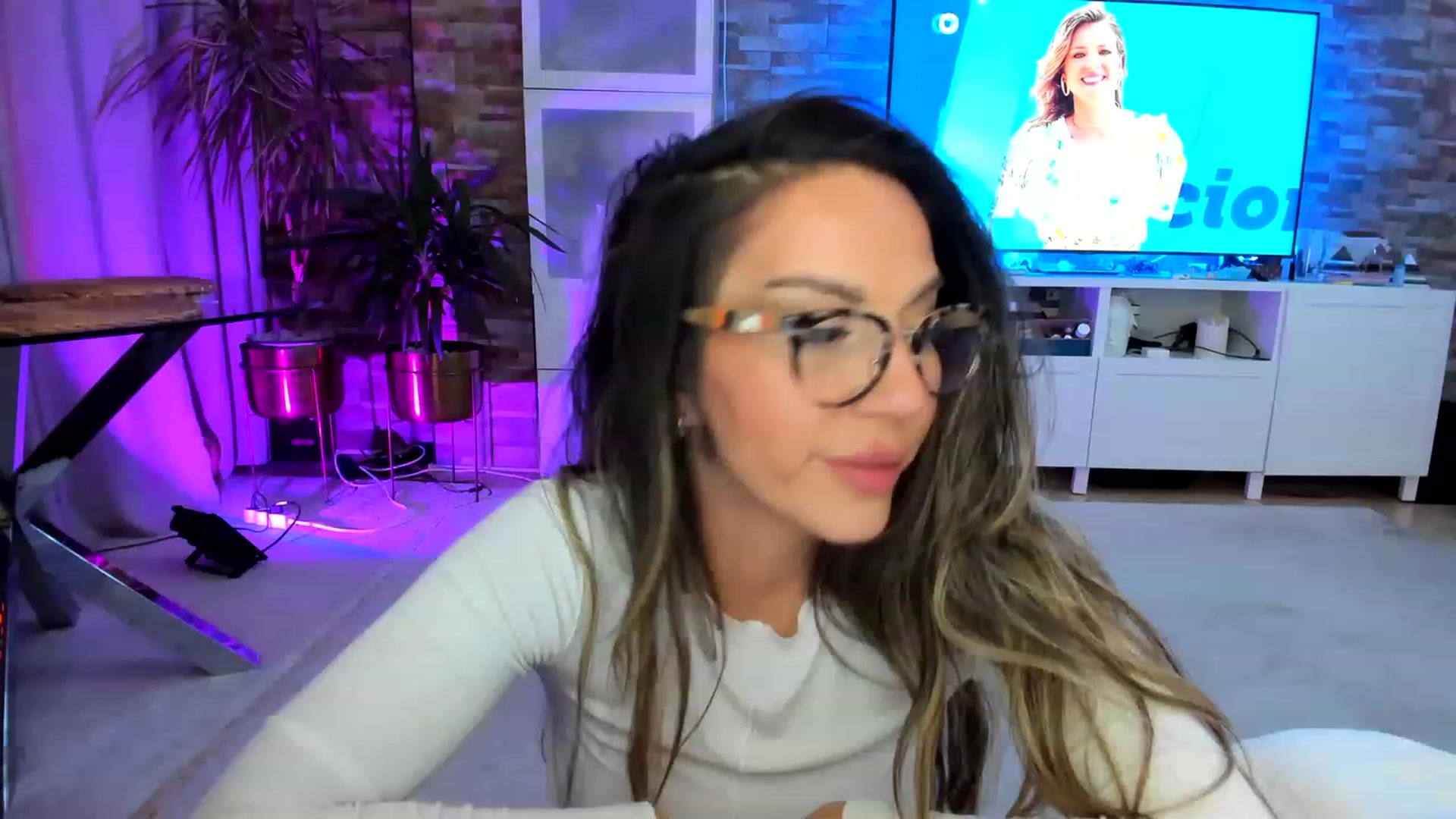 Gallery image thumbnail from AnooKiss's myfreecams stream on, 03/19/2023, 24:57 image 9 of 20