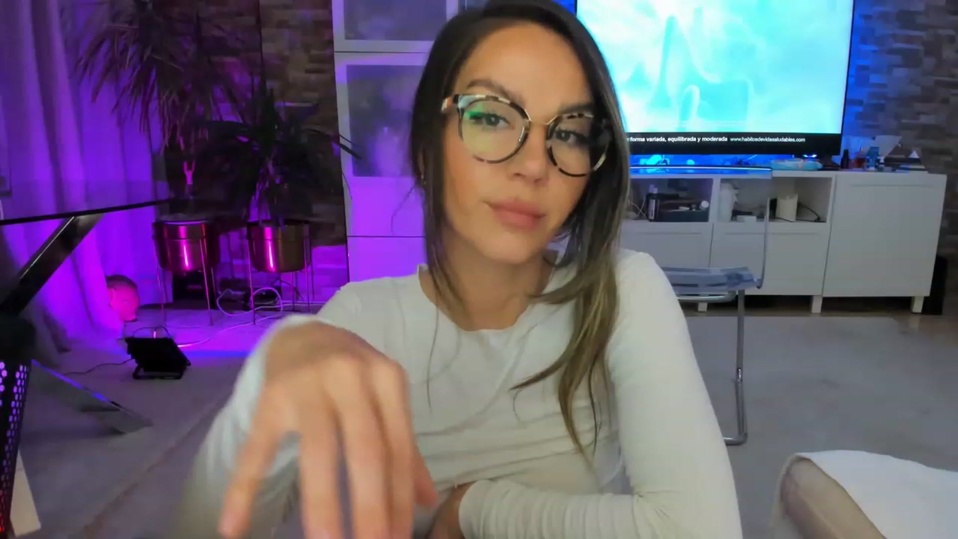 Gallery image thumbnail from AnooKiss's myfreecams stream on, 03/23/2023, 24:12 image 17 of 20