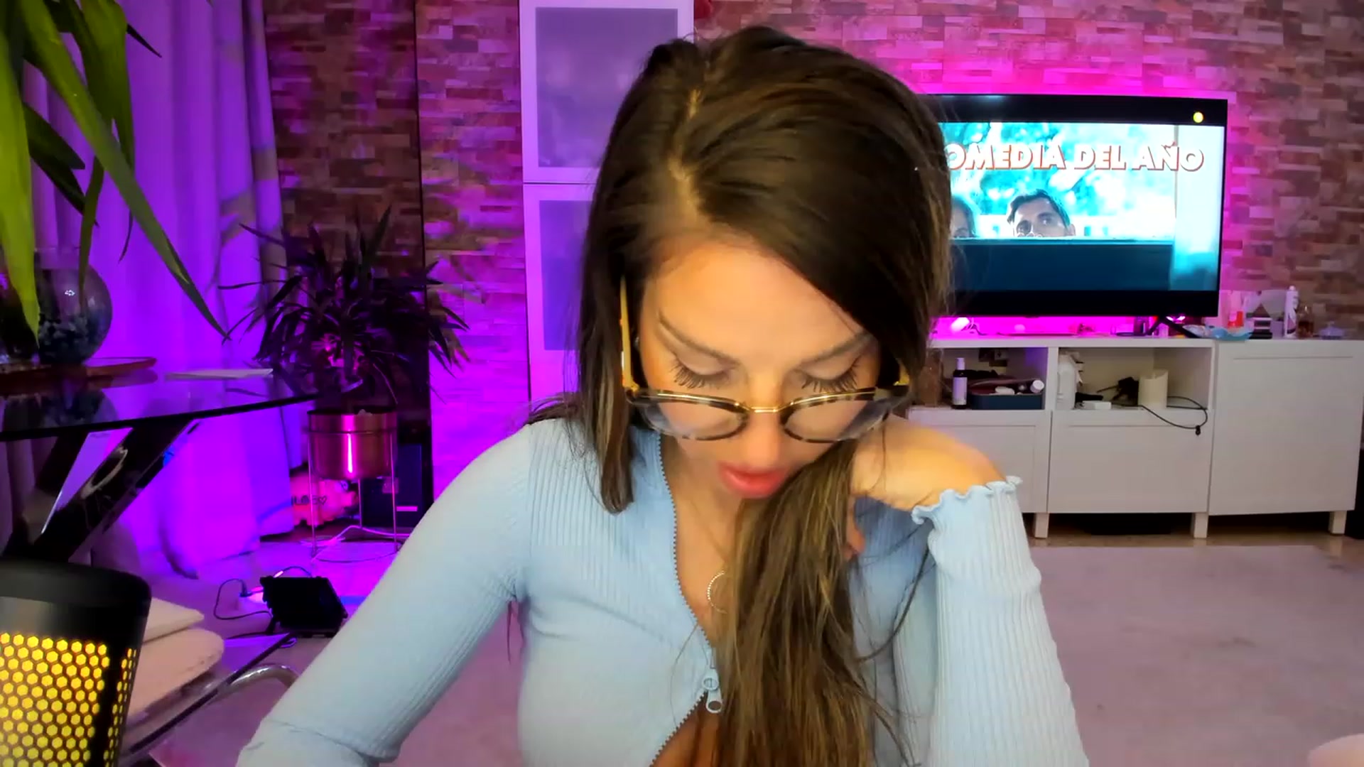 Gallery image thumbnail from AnooKiss's myfreecams stream on, 03/24/2023, 22:43 image 3 of 20