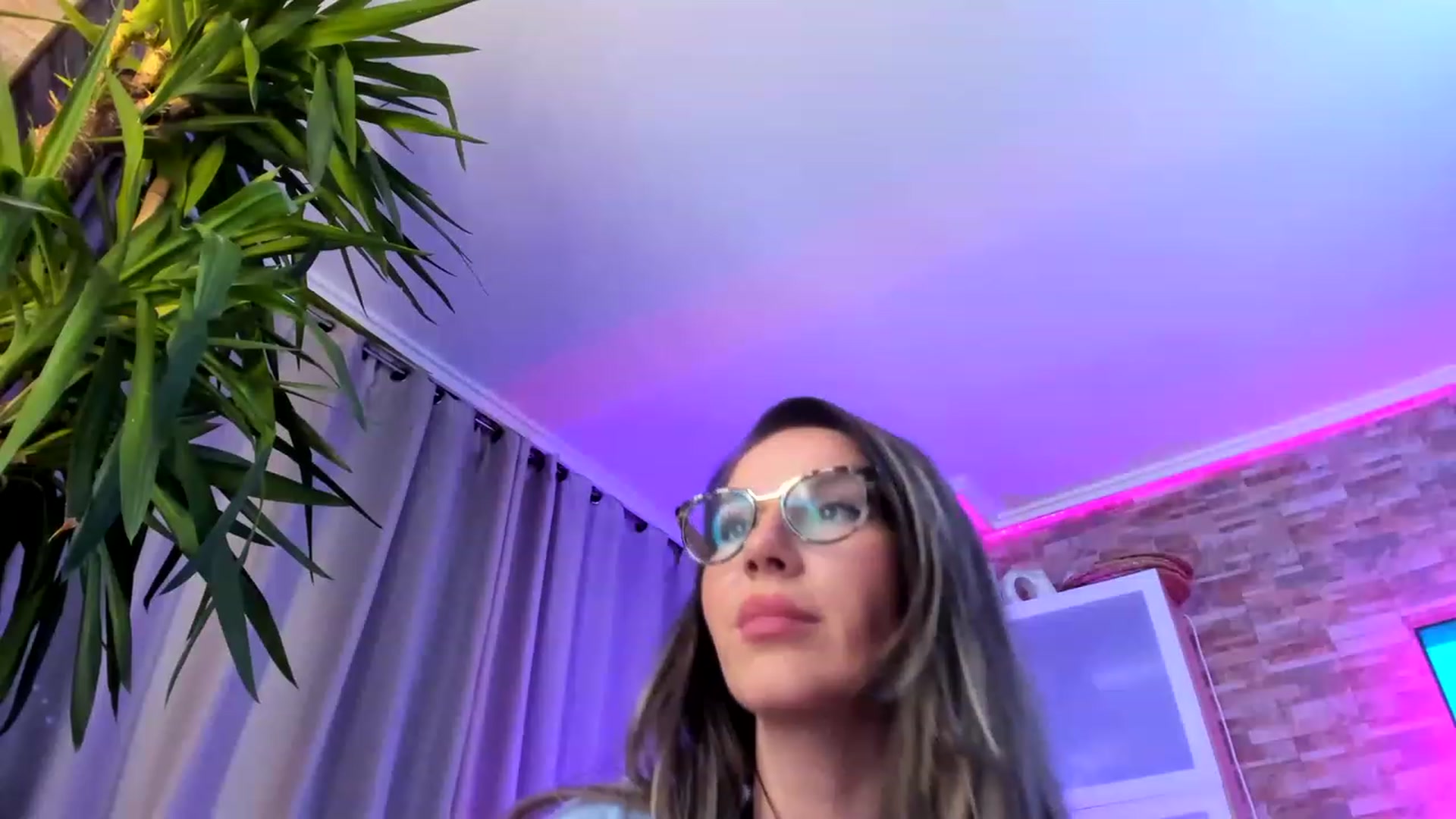Gallery image thumbnail from AnooKiss's myfreecams stream on, 03/24/2023, 22:43 image 8 of 20