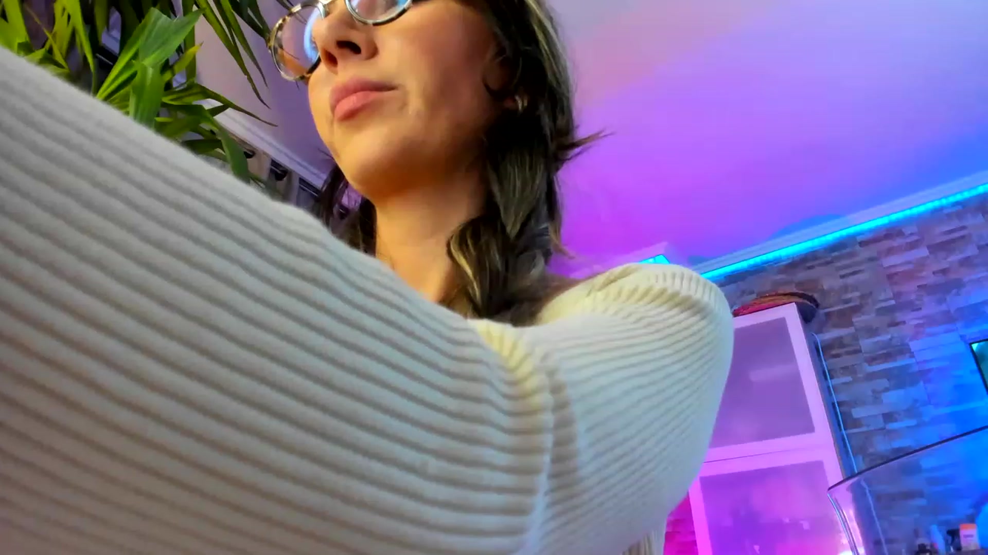 Gallery image thumbnail from AnooKiss's myfreecams stream on, 04/19/2023, 21:46 image 8 of 20