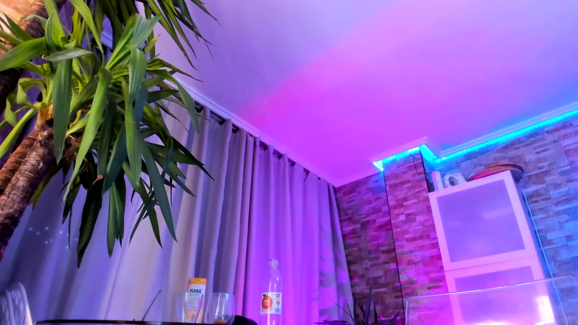 Gallery image thumbnail from AnooKiss's myfreecams stream on, 04/20/2023, 24:17 image 20 of 20