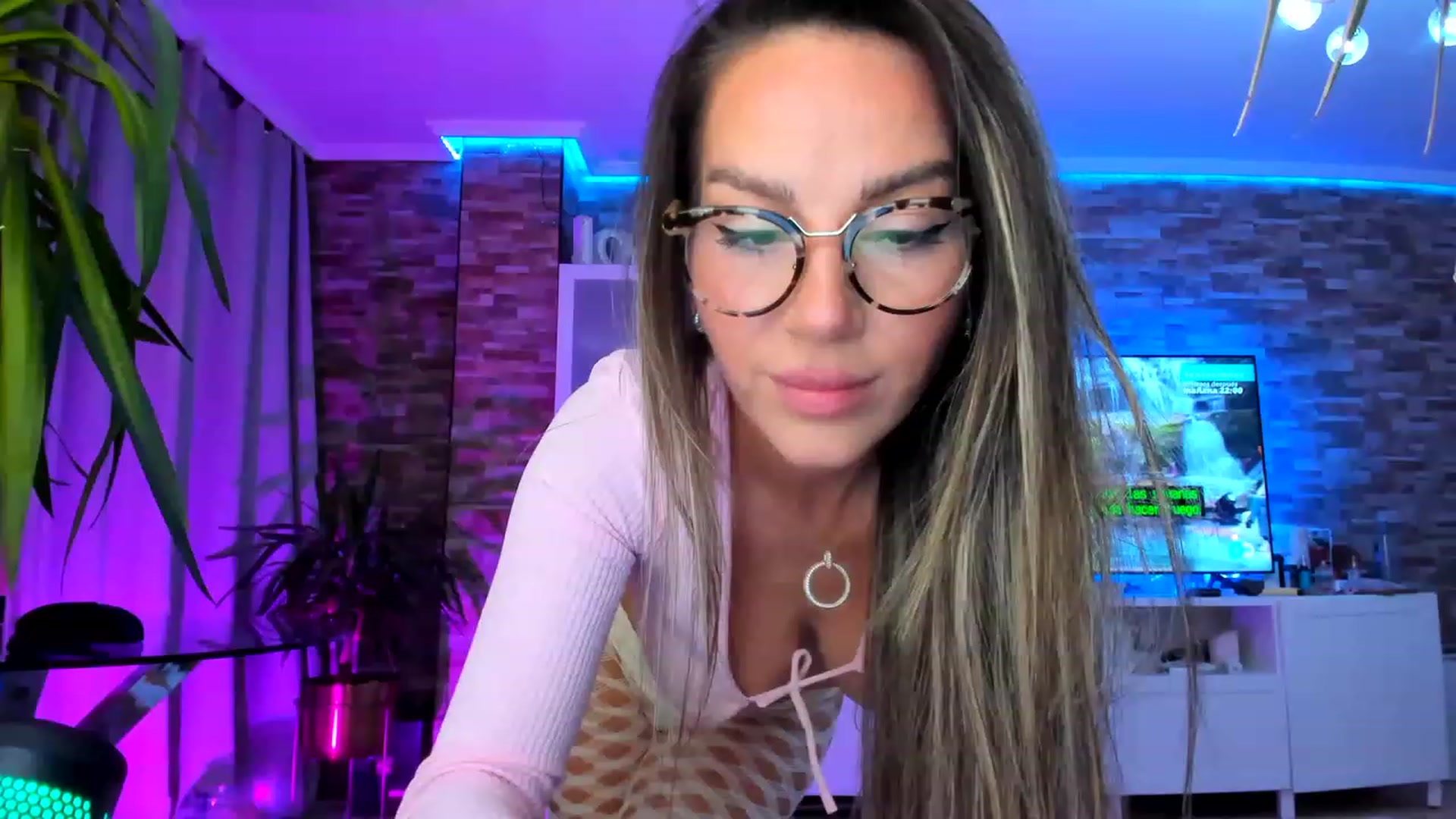Gallery image thumbnail from AnooKiss's myfreecams stream on, 04/23/2023, 21:54 image 3 of 20