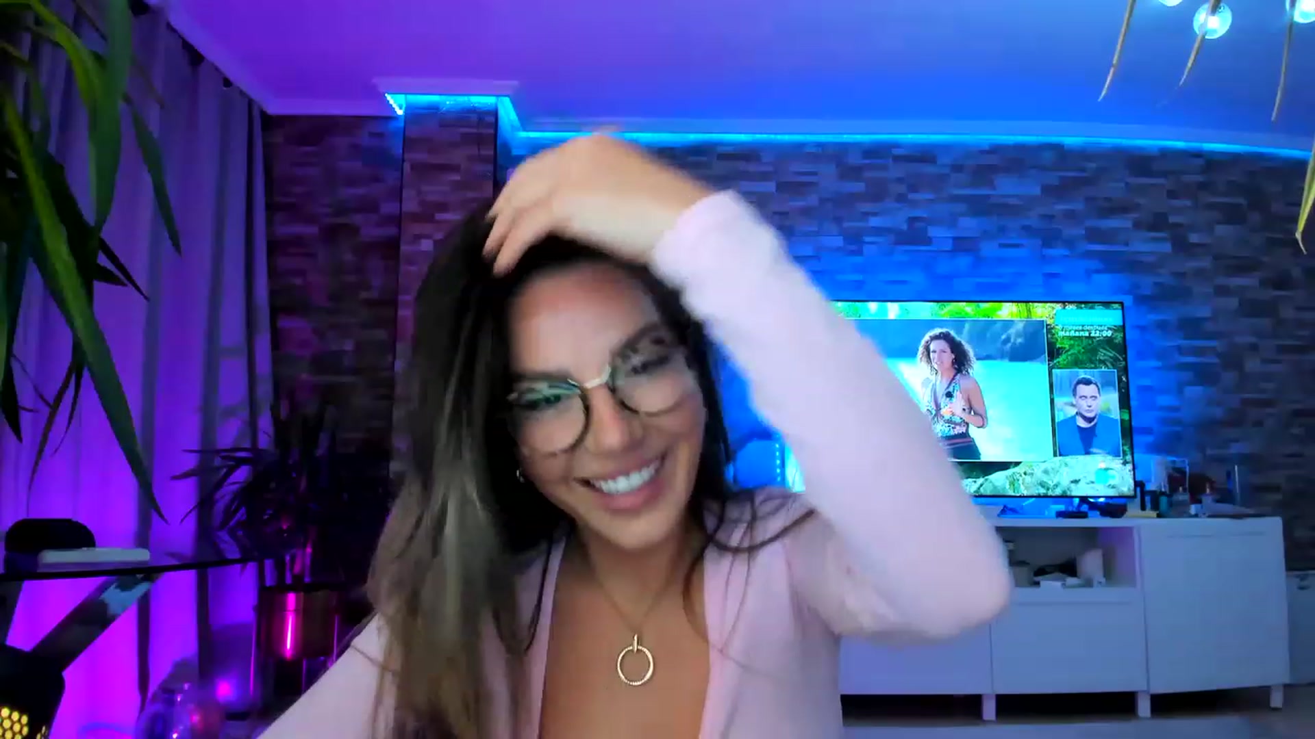Gallery image thumbnail from AnooKiss's myfreecams stream on, 04/24/2023, 24:04 image 4 of 20