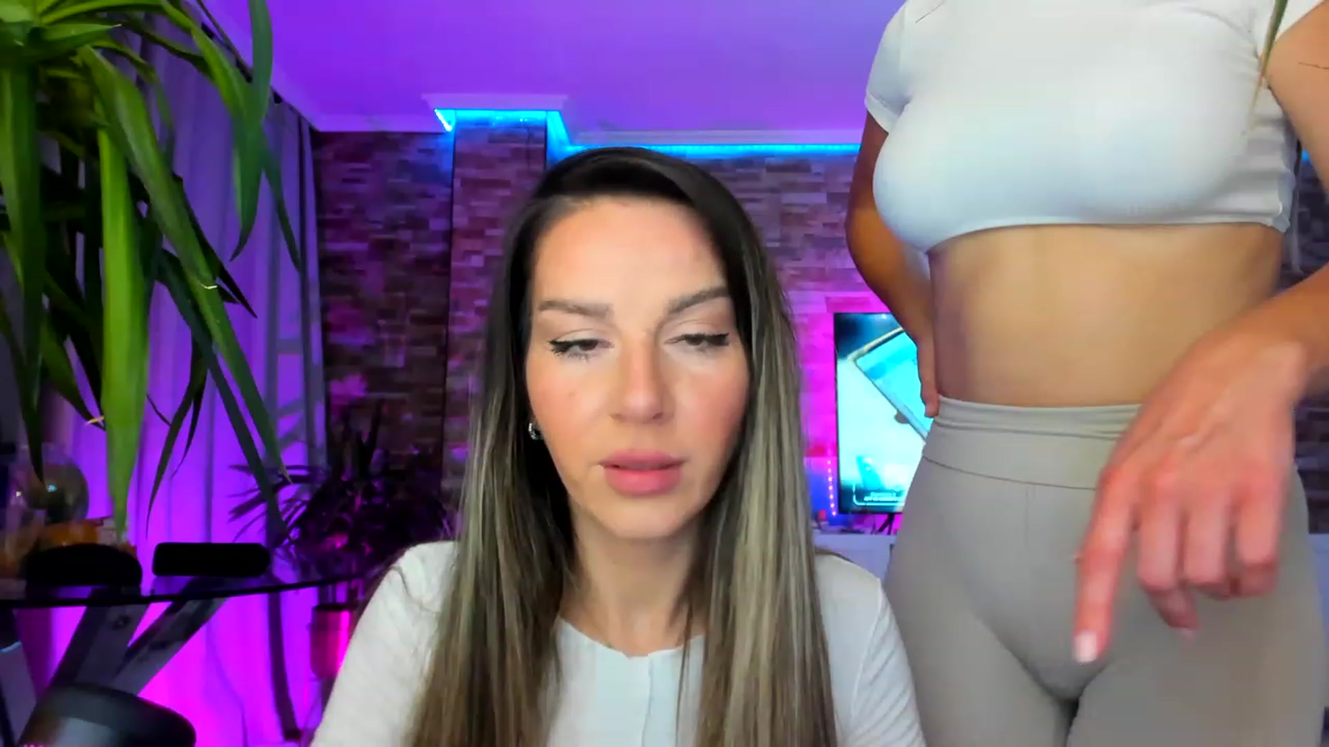 Gallery image thumbnail from AnooKiss's myfreecams stream on, 04/24/2023, 22:56 image 14 of 20
