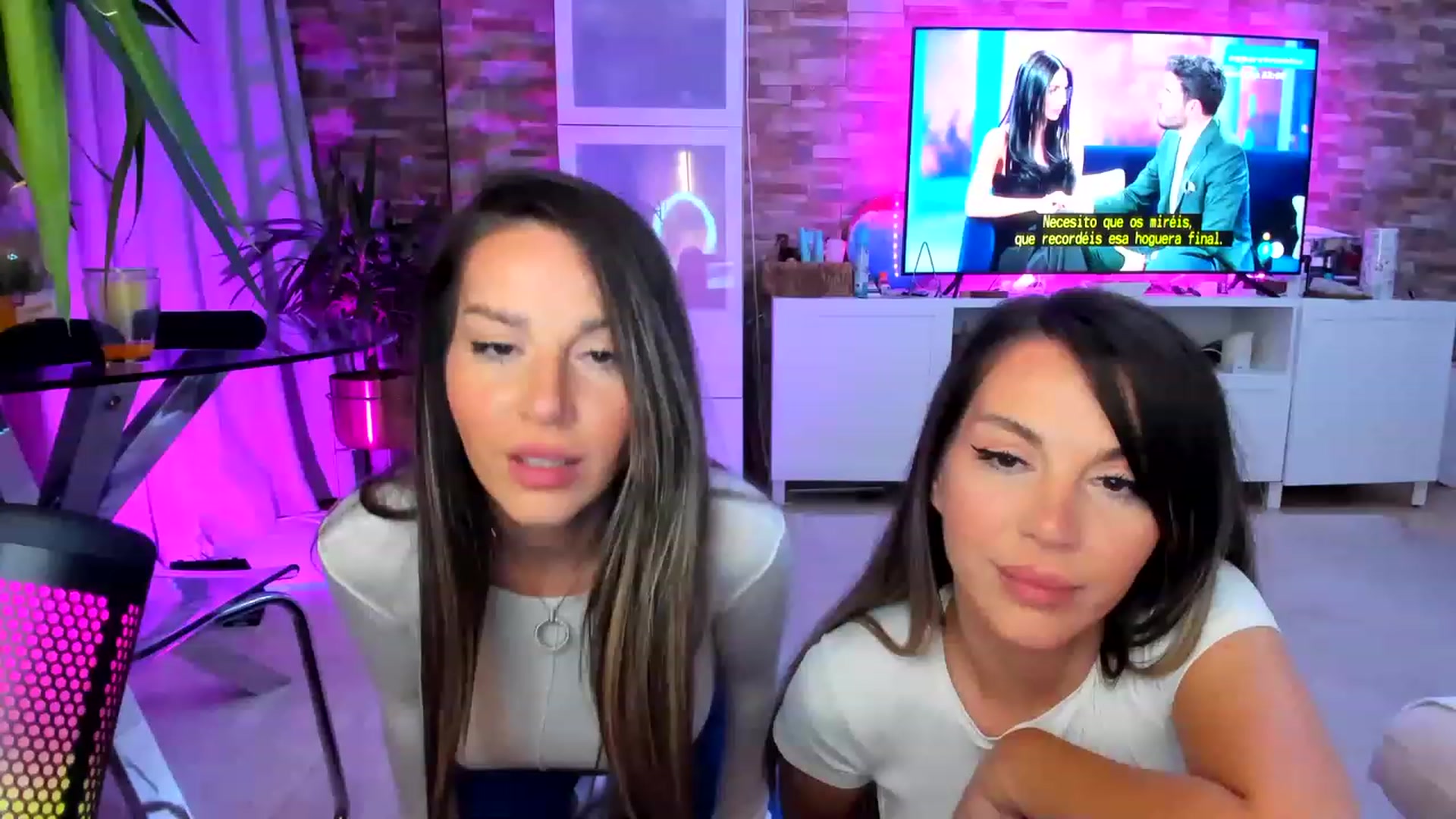 Gallery image thumbnail from AnooKiss's myfreecams stream on, 04/25/2023, 24:27 image 1 of 20