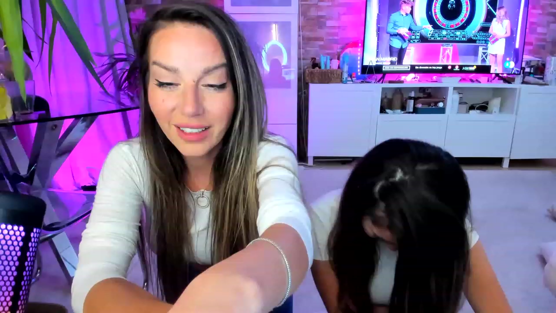 Gallery image thumbnail from AnooKiss's myfreecams stream on, 04/25/2023, 24:27 image 20 of 20