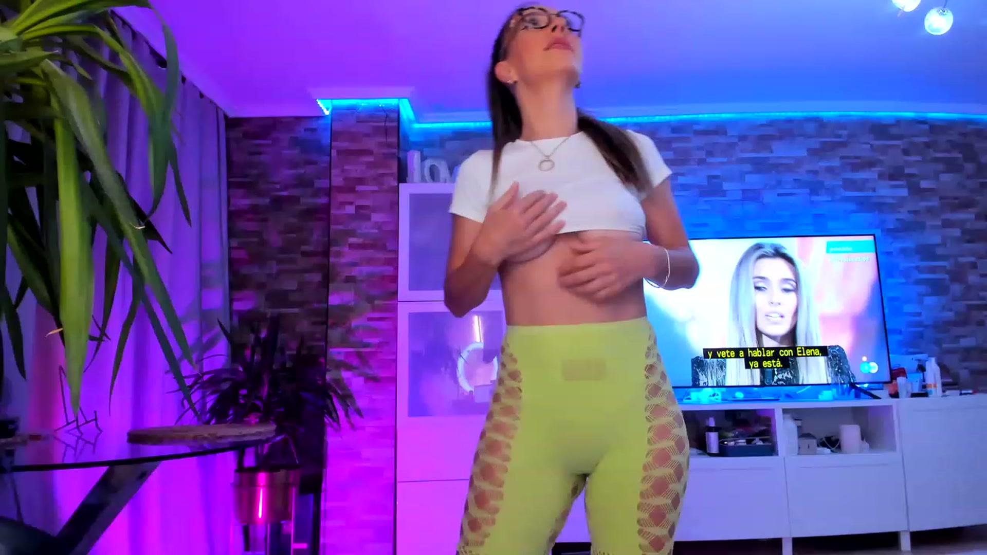 Gallery image thumbnail from AnooKiss's myfreecams stream on, 05/08/2023, 21:17 image 9 of 20