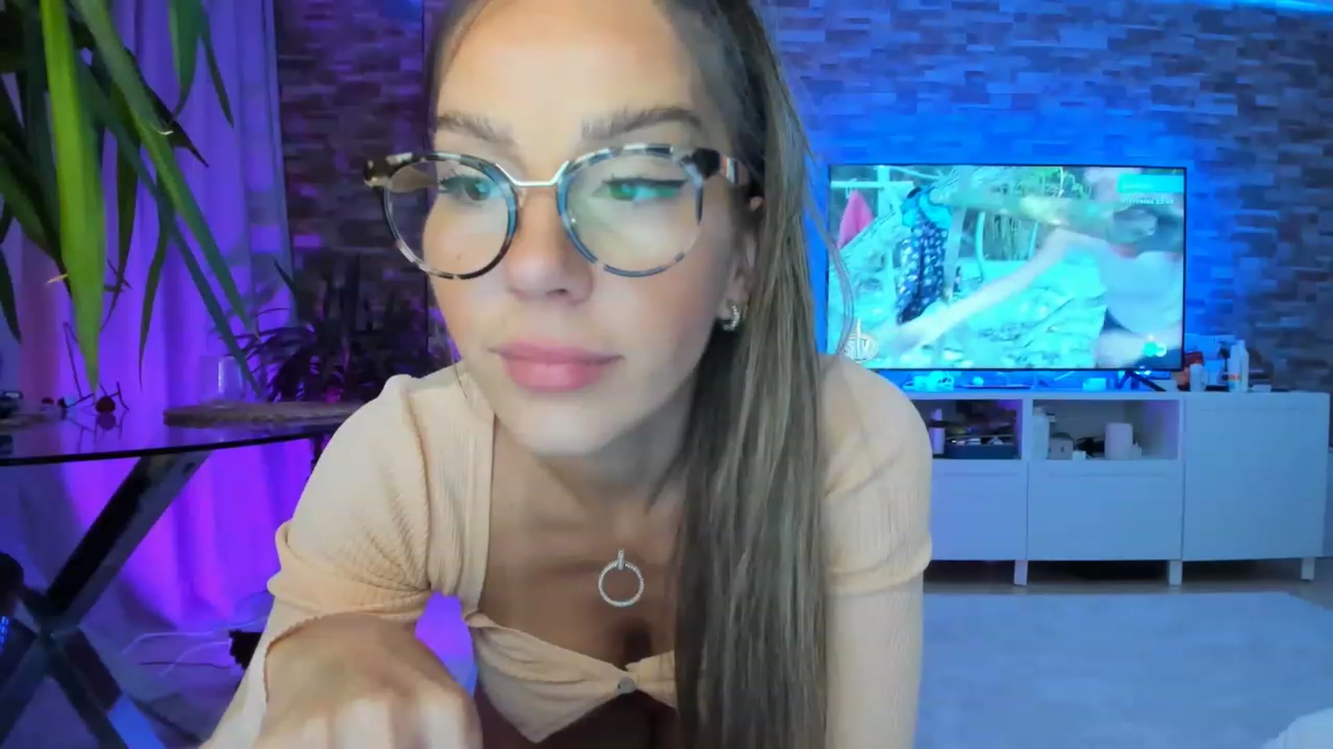 Gallery image thumbnail from AnooKiss's myfreecams stream on, 05/09/2023, 24:33 image 13 of 20