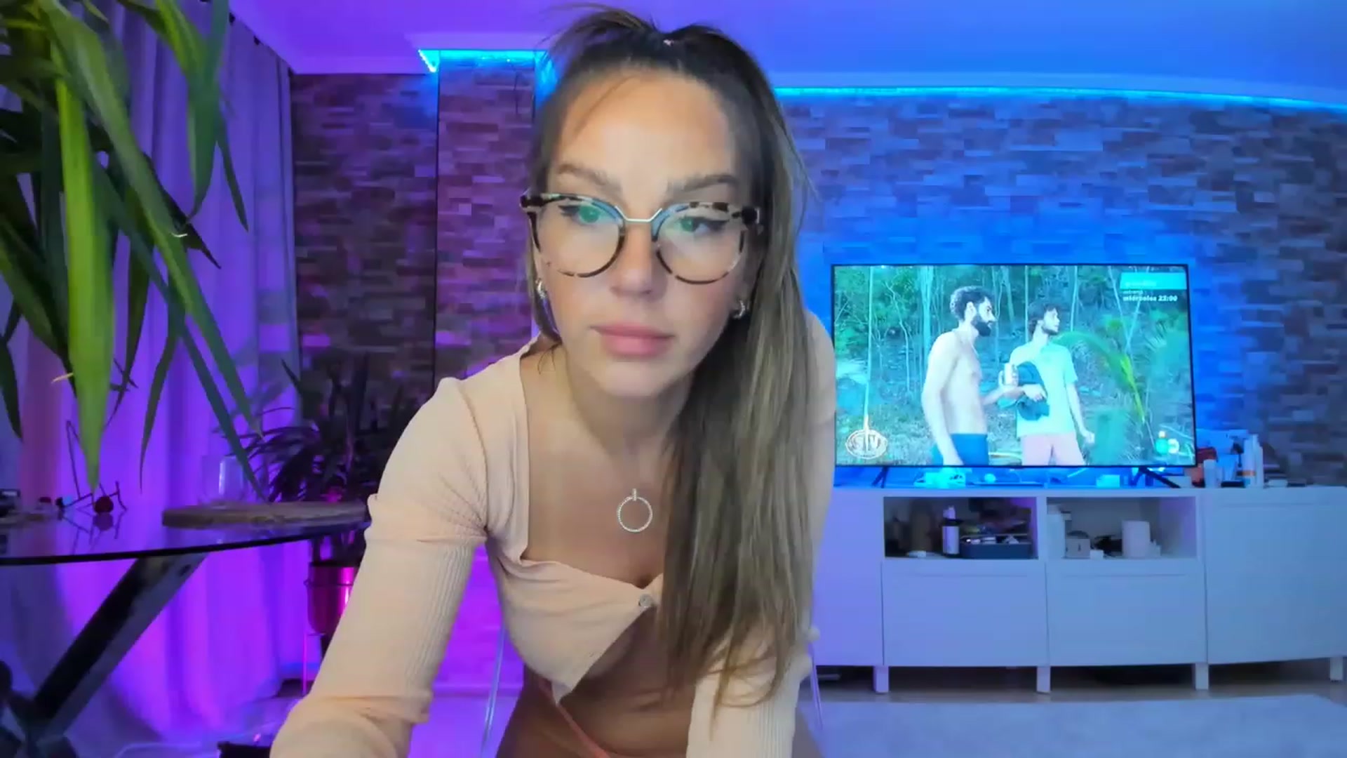 Gallery image thumbnail from AnooKiss's myfreecams stream on, 05/09/2023, 24:33 image 10 of 20