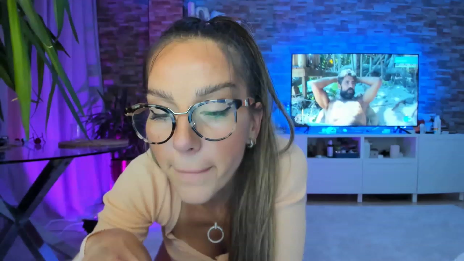 Gallery image thumbnail from AnooKiss's myfreecams stream on, 05/09/2023, 24:33 image 19 of 20